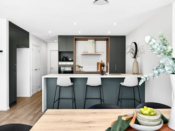 Modern Living on Valentine - BEO $810,000