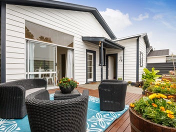 Timeless Character - Chic & Efficient