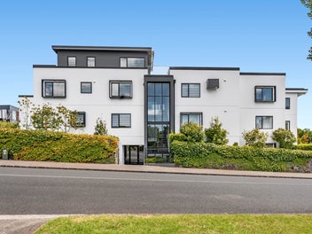 Luxury Boutique Apartment with Sea & City Views