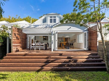 Cosmopolitan lifestyle