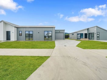 Coastal Living - Move In & Enjoy