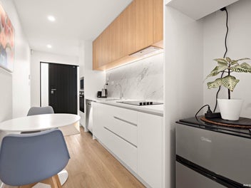 Freehold Coastal Bolt-Hole!