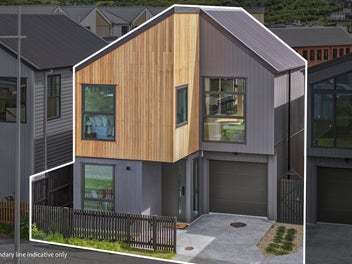 5.6m Stud Ceiling & Private Sea View Balcony