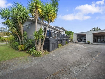 Sea Views, Shed & Space!