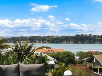 New modern superbly executed lifestyle