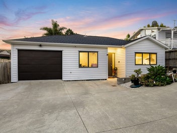 Dual Master Luxury-Modern 4-Bed Massey Home