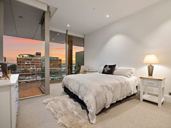 Where The Harbour Steals The Show