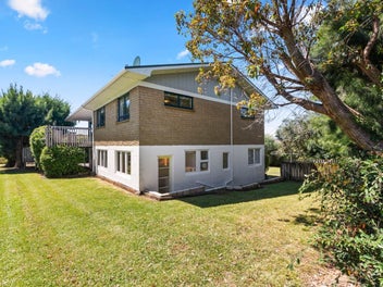 Family Classic in Sunnyhills!