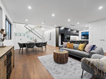 Five Ensuites by the Reserve