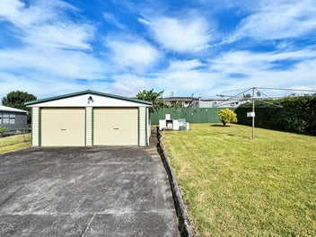 Charming, elevated family home opposite reserve!