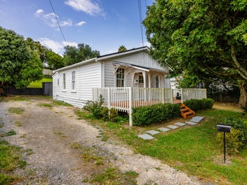 $1 RESERVE AUCTION - MUST BE SOLD!