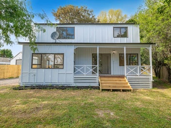 Settler Style With Sass!