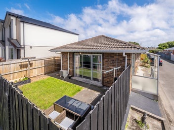 A Smart Start on Woolston Court