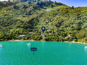 Entry level beachfront Bach