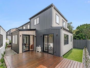 Freehold Sun-Filled Living