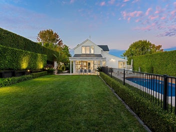 Luxurious Tropical Retreat