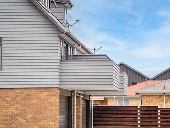 Spacious 194sqm Home, Zoned for HBHS & HGHS