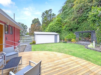 Hot on Market - Shortcall Auction - Redcliffs!
