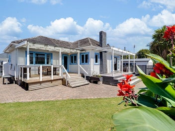 3 Bedroom Character Home with Garaging