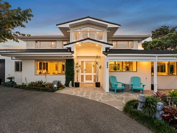 Beachfront Position. Exceptional Buying.