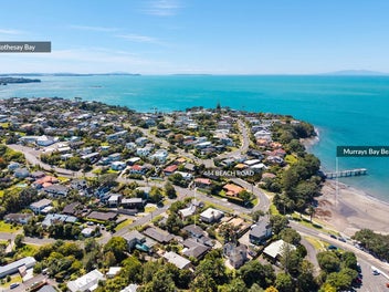 Coastal Calm - Steps to Murrays Bay Beach