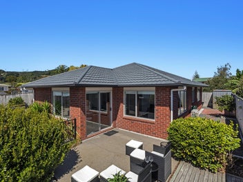 Central Position, Solid Brick Living