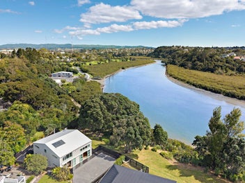 DREAM BIG: AUCTION APRIL 2ND