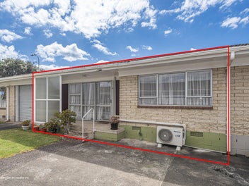 Easy-care living in a prime Kensington setting