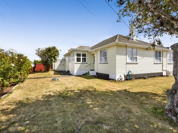 TIDY AND MOVE IN READY.