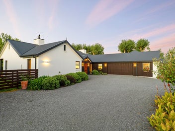 Stunning Space with Self-Contained Flat!