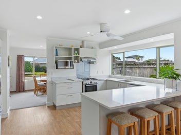 Kapiti Coast - Sun, Space & Easy-Care Living