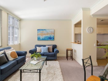 EXCEPTIONAL ONE BEDROOM APARTMENT - KELVIN HOUSE