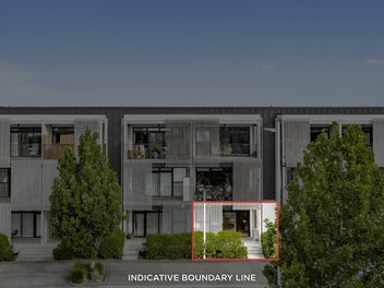 Coffee. Coastal walks. Ground-level ease