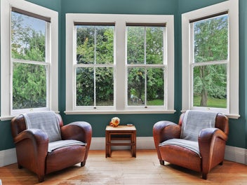 Classic Villa with Pool, Paddocks & Studio