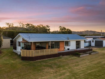 Build the Dream. Love the View.