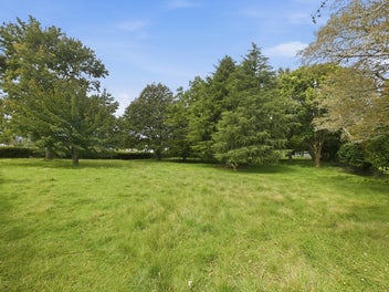 Great Bones – Come and Make Me Over