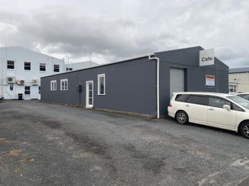 Image 1 of 7