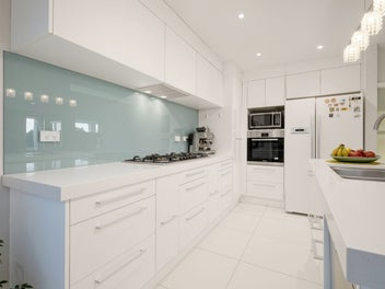 High-Spec Living with Waitakere Views