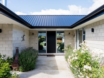 Light-filled modern living