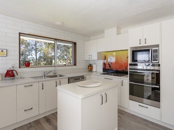 GENEROUS FAMILY LIVING