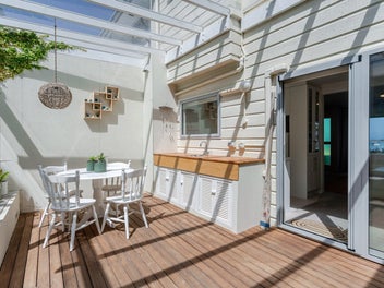 Million-Dollar Views for Under $1 Million