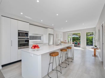 Hello Sunshine - Smart Living, Spacious Design