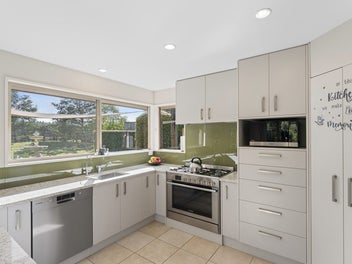 Private 4ha Lifestyle with Sheds & Shelter