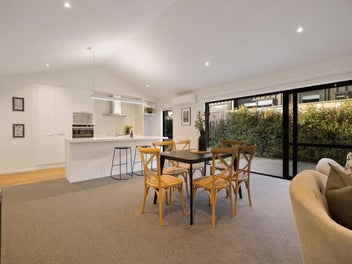 3+2 dual-living opportunity