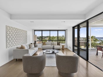 Luxury Lock-and-Leave with Views