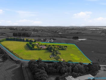 TIMELESS LIFESTYLE LIVING WITH HARBOUR VIEWS