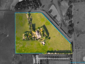 TIMELESS LIFESTYLE LIVING WITH HARBOUR VIEWS