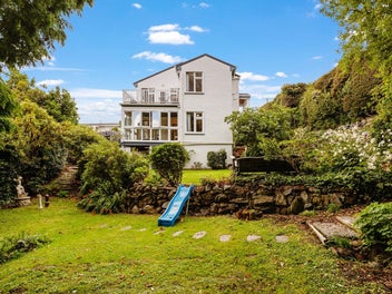 Sun-Drenched Family Sanctuary in Moari Hill