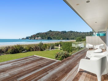 Whangamata’s Beachfront Stylish Sanctuary