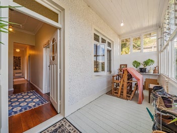 Island Bay Classic Near the Beach